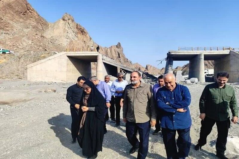 وزیر راه و شهرسازی: آواربرداری و بازگشایی راه‌های هرمزگان با سرعت ادامه دارد