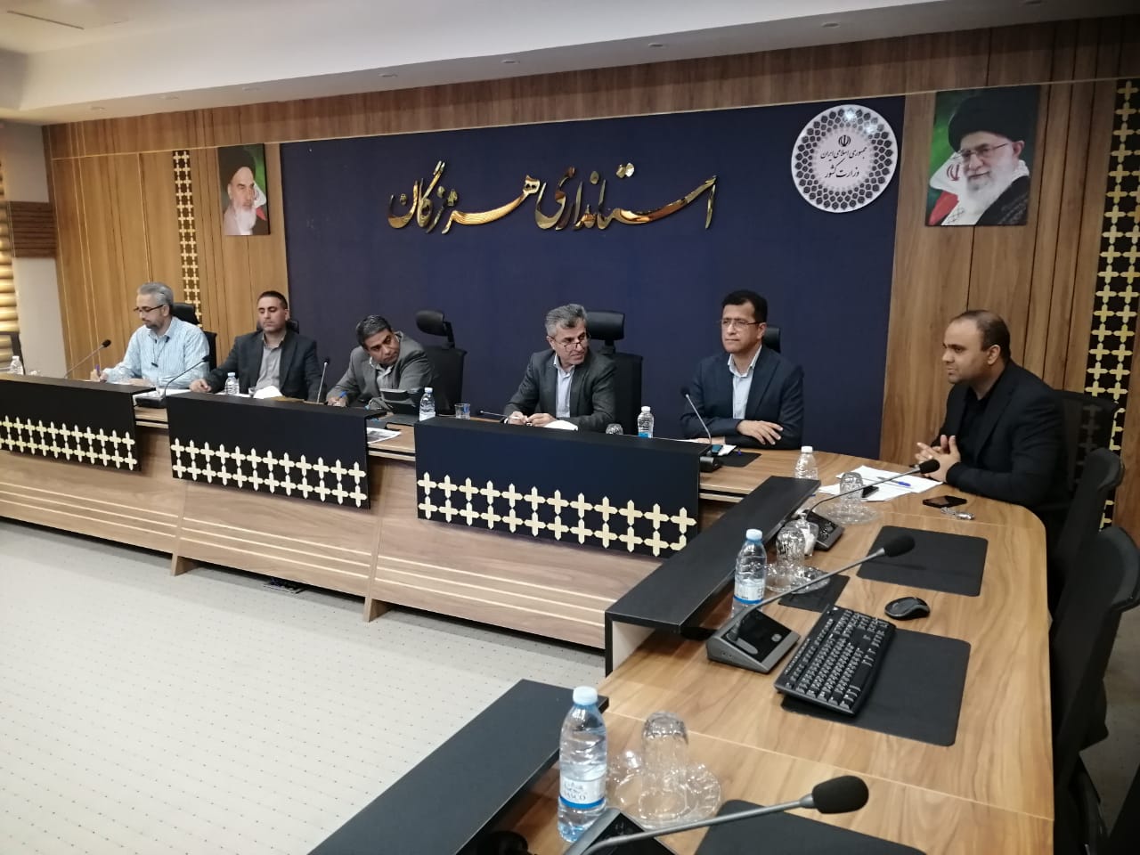 برنامه زمان‌بندی افتتاح ۱۳۳ پروژه آموزشی در پنجمین نشست کارگروه نهضت مدرسه‌سازی هرمزگان بررسی شد