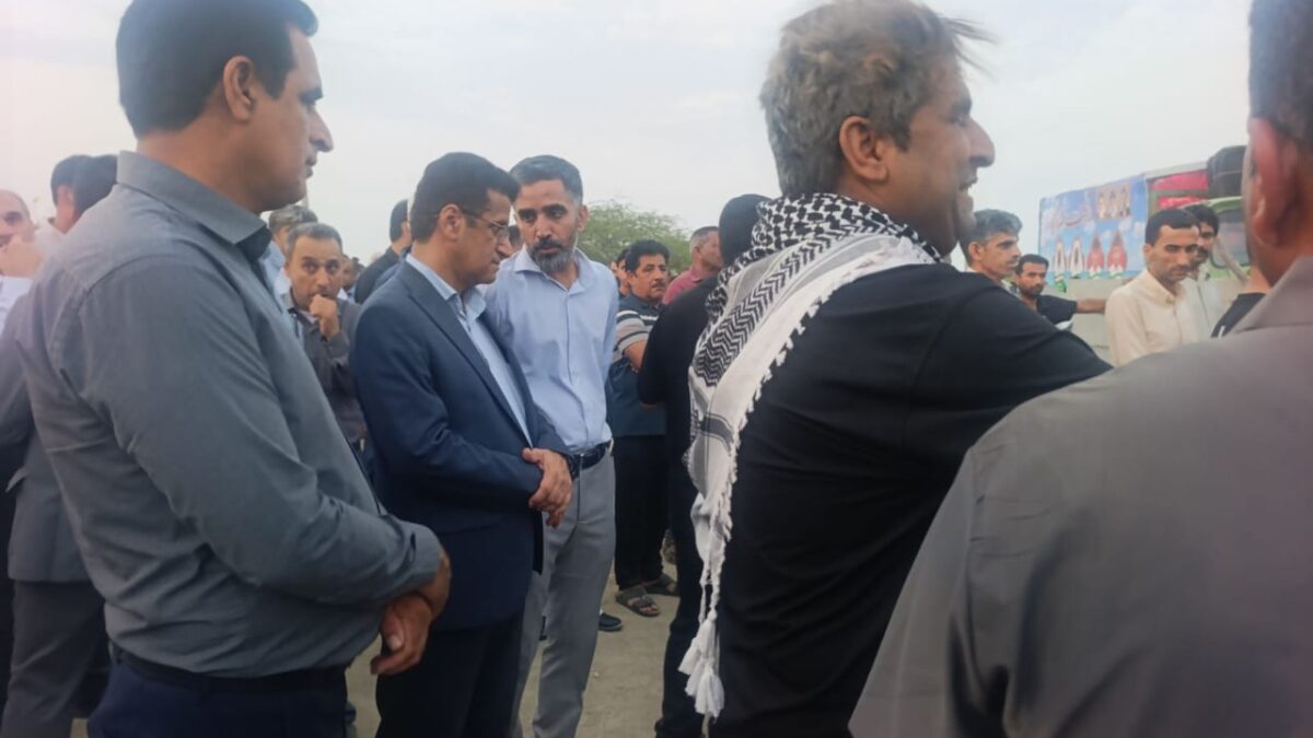 حضور مدیرکل آموزش و پرورش هرمزگان در آیین تشییع شهدای والامقام بندر کوهستک