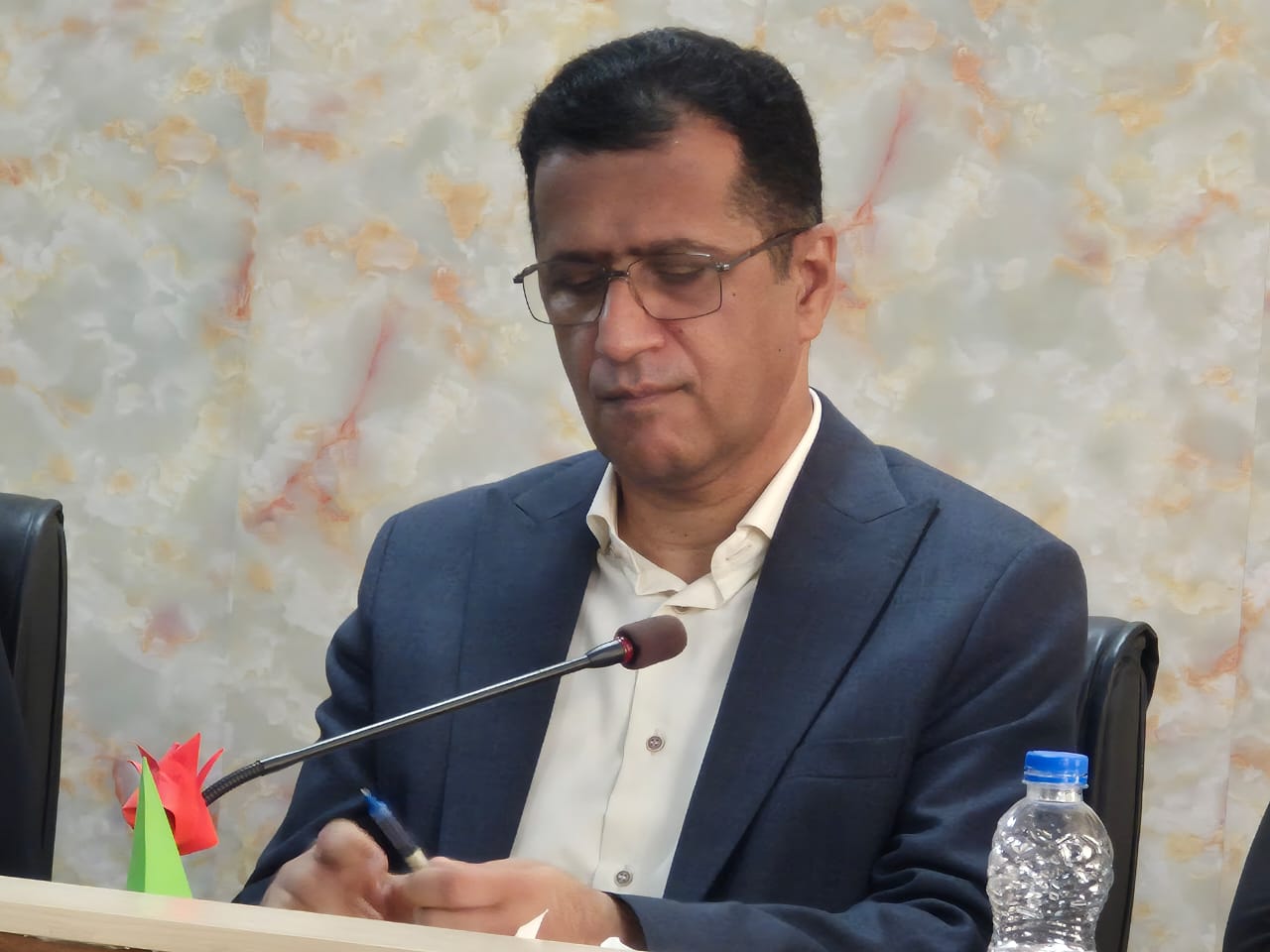 مدیرکل آموزش‌وپرورش هرمزگان؛  استان هرمزگان در رشد میانگین معدل امتحانات نهایی رتبه اول کشور را کسب کرد.
